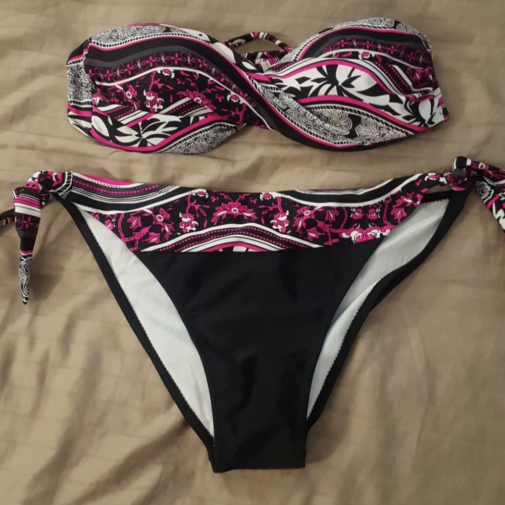 Bikini pin up girl bandeau venice beach girl